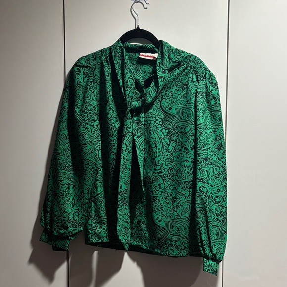 Tops - Elegant Green Paisley Women's Button Down Shirt
